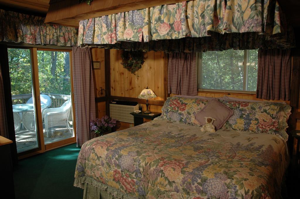 Lazy Cloud Bed & Breakfast Williams Bay Room photo