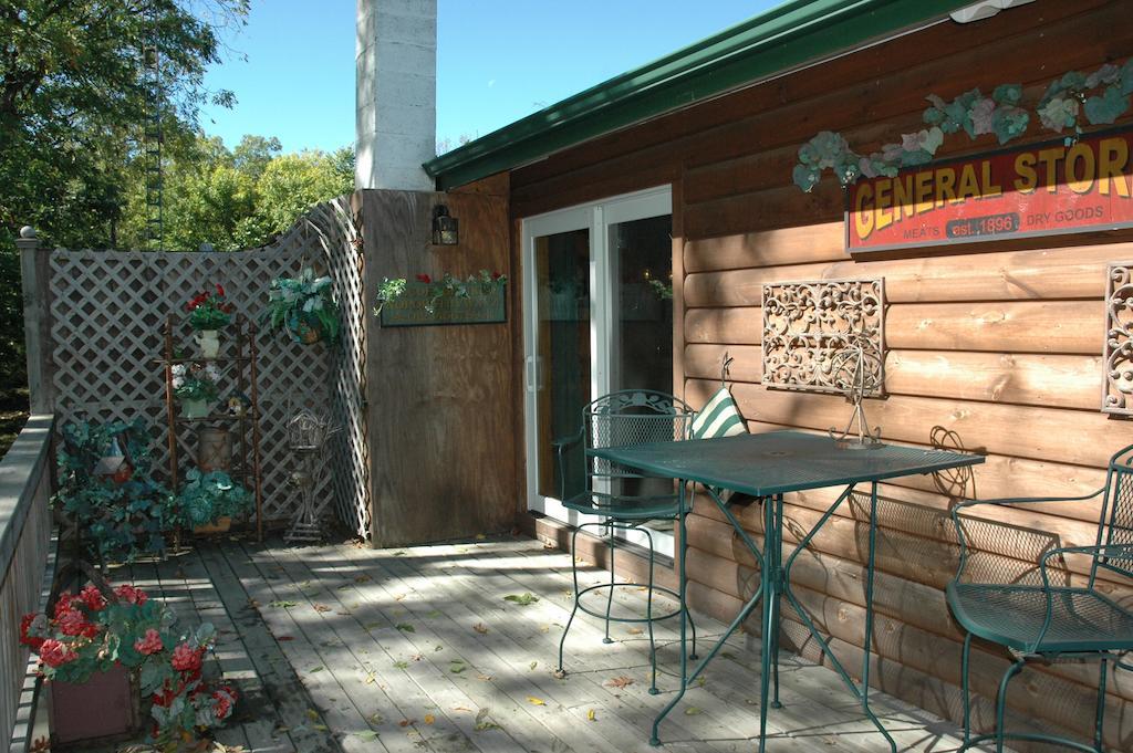 Lazy Cloud Bed & Breakfast Williams Bay Exterior photo