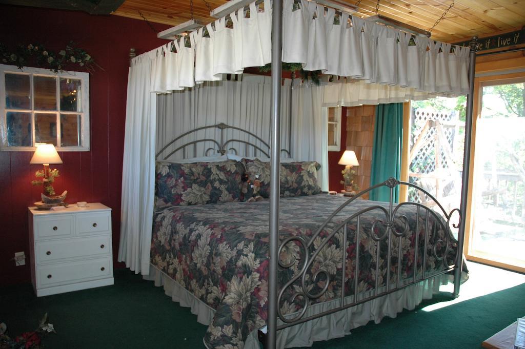 Lazy Cloud Bed & Breakfast Williams Bay Exterior photo