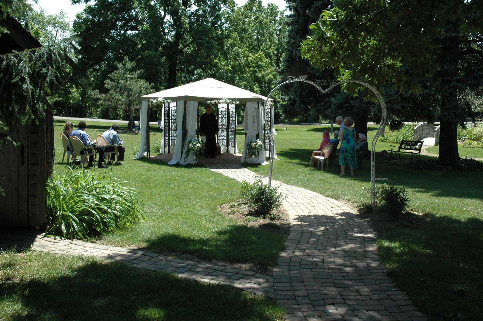 Lazy Cloud Bed & Breakfast Williams Bay Exterior photo