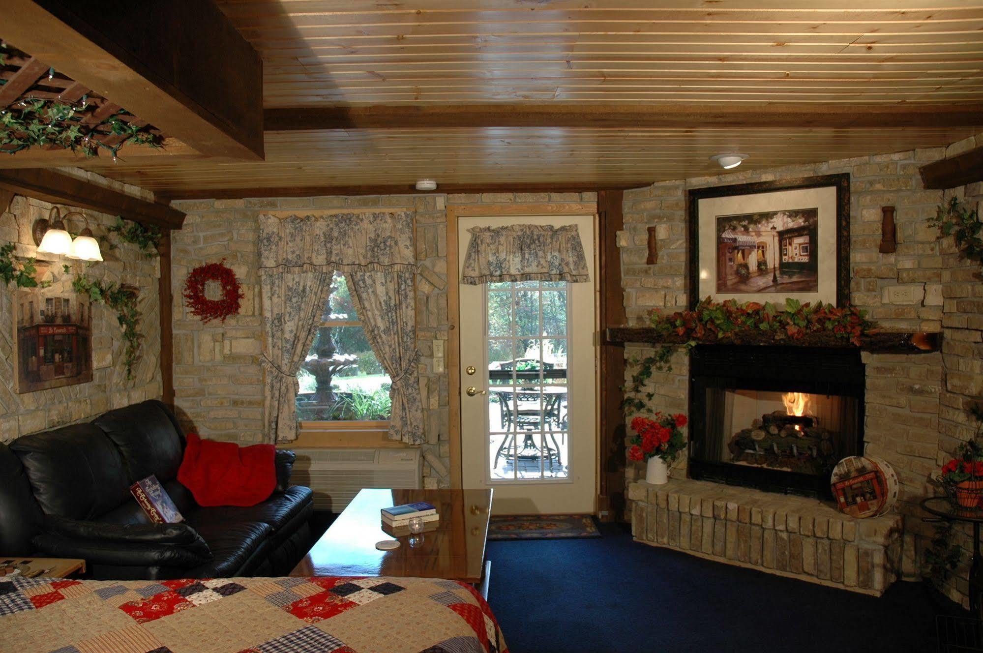 Lazy Cloud Bed & Breakfast Williams Bay Exterior photo