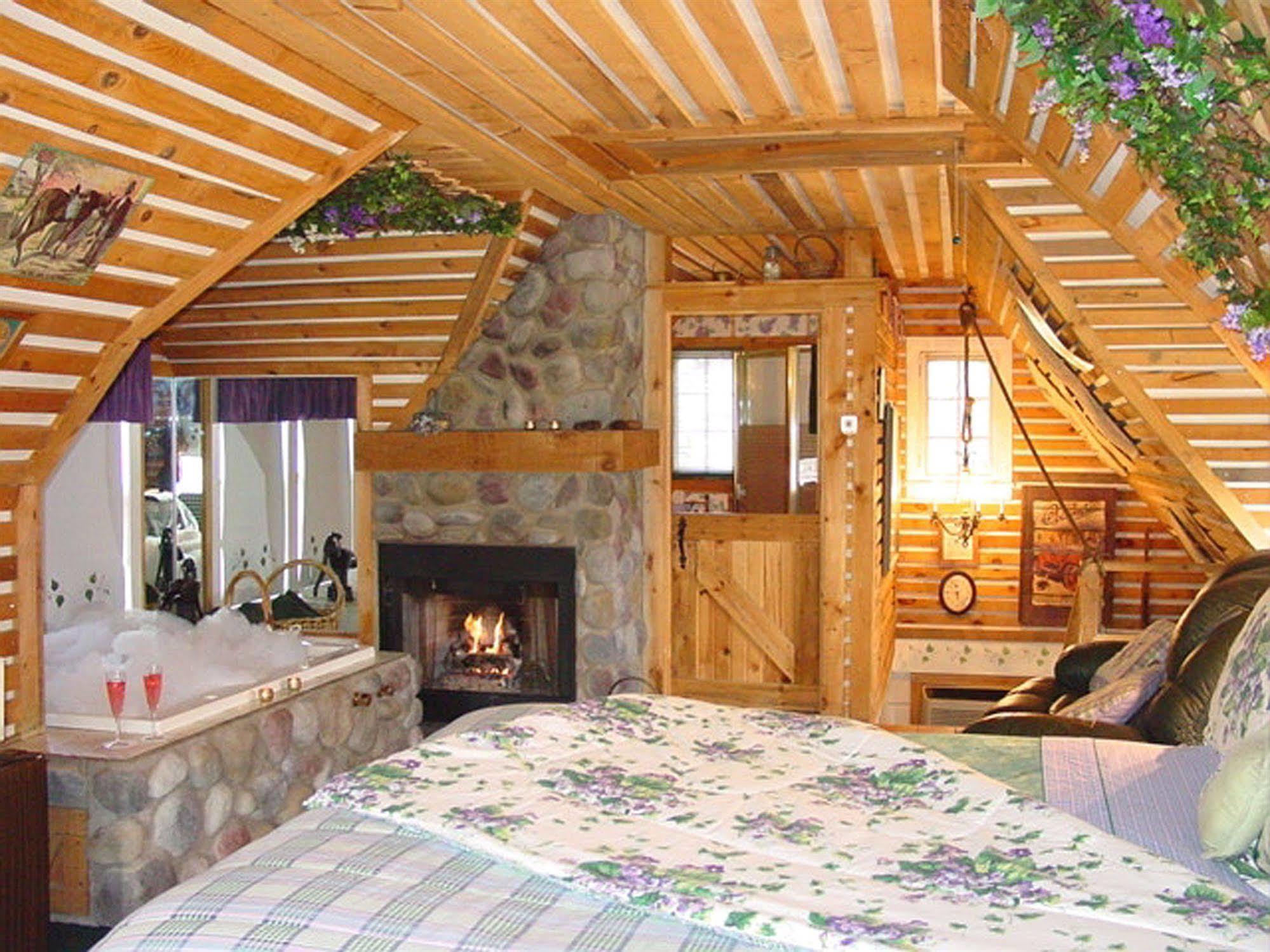 Lazy Cloud Bed & Breakfast Williams Bay Exterior photo