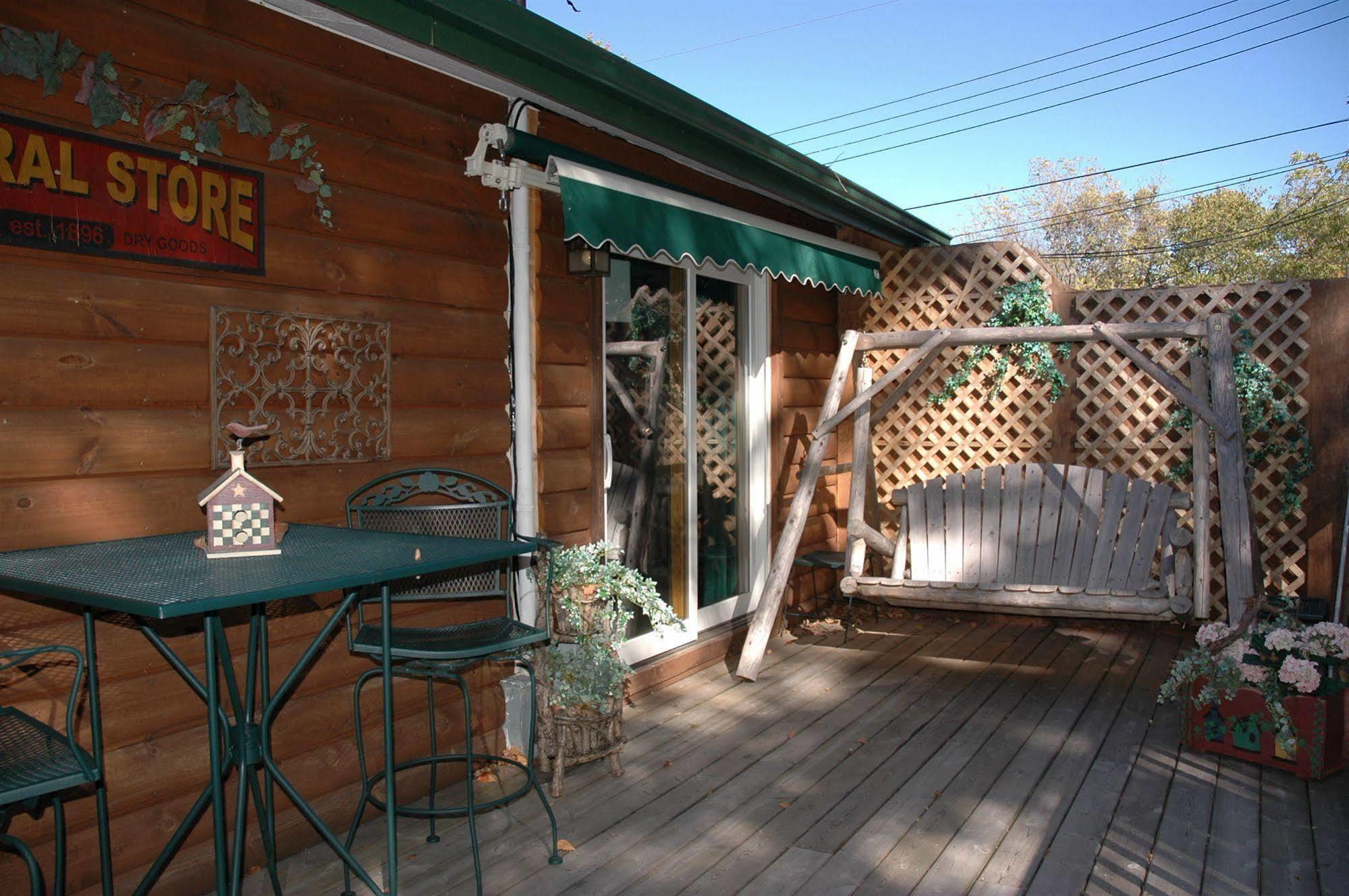 Lazy Cloud Bed & Breakfast Williams Bay Exterior photo