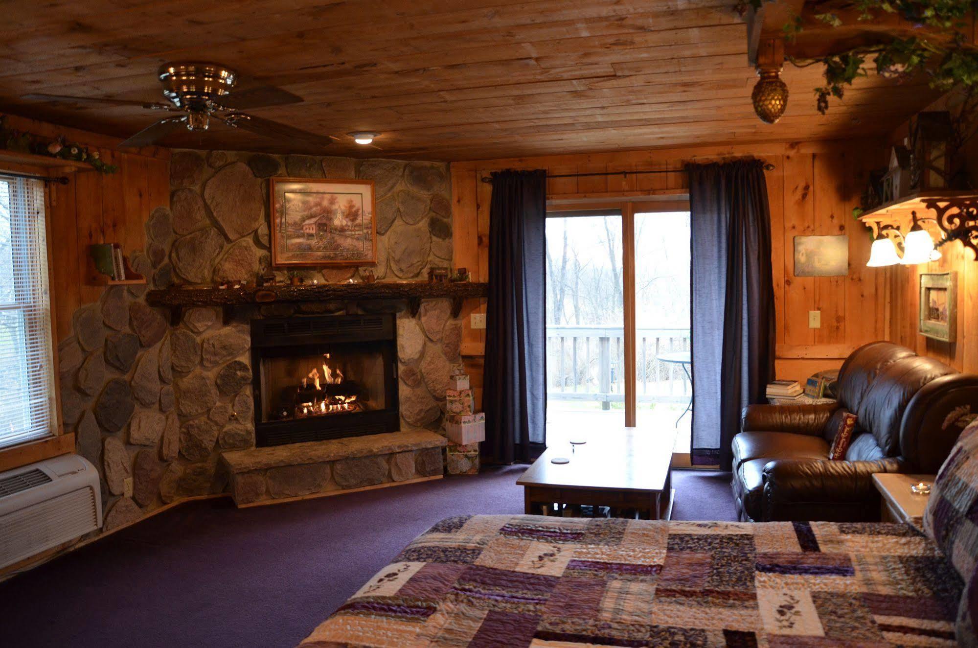 Lazy Cloud Bed & Breakfast Williams Bay Exterior photo