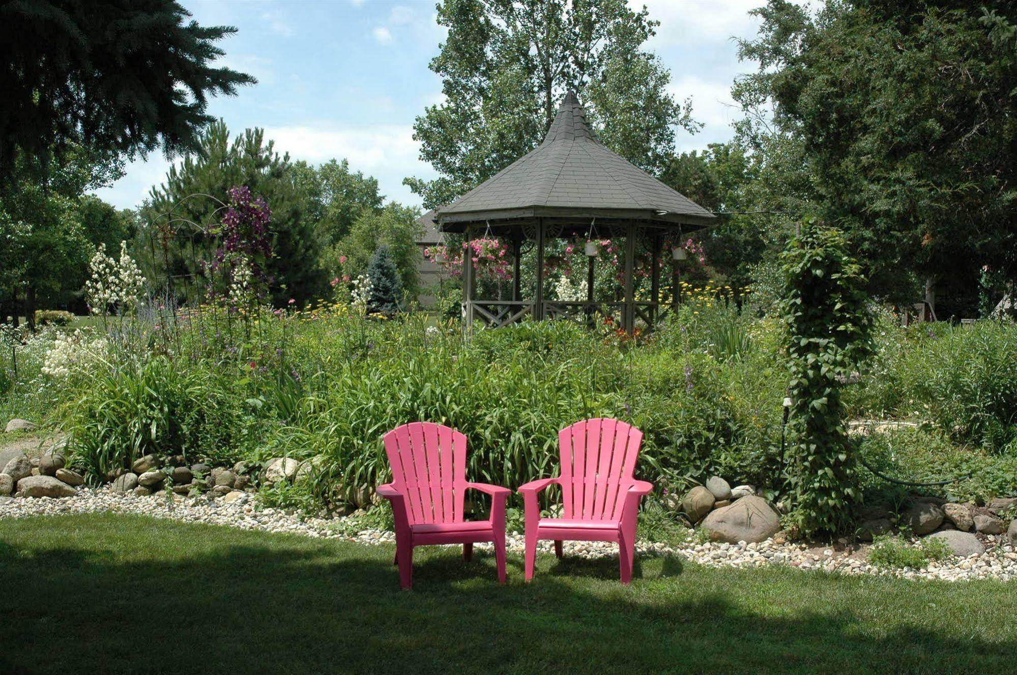 Lazy Cloud Bed & Breakfast Williams Bay Exterior photo